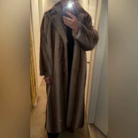 Men’s 46R long faux fur coat - Picture 4 of 5